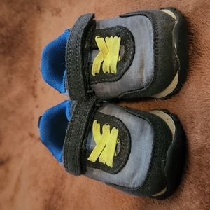 Carter's Shoes Toddler size 4